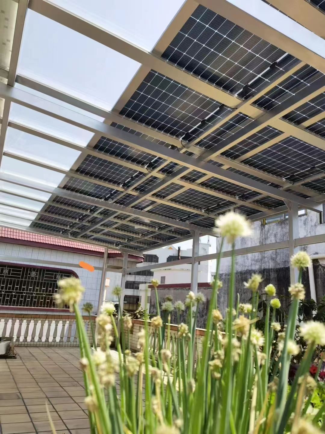 德宏别墅家用屋顶太阳能发电系统安装